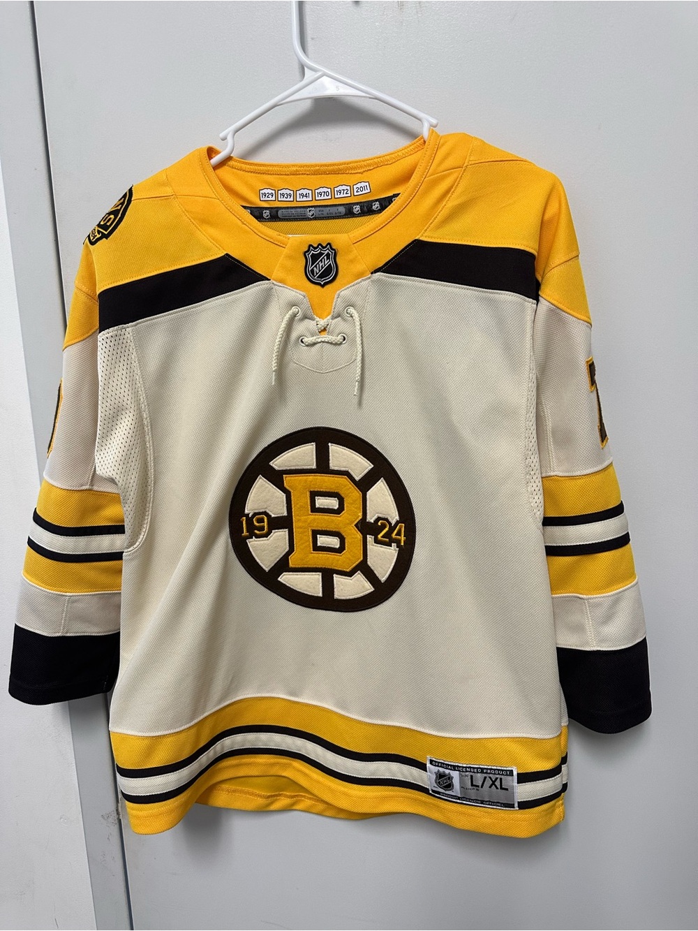 Boston Bruins Charlie McAvoy #73 Youth L/XL NHL Hockey Jersey White Away